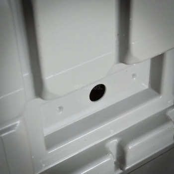 predrilled-hole-in-hydroponic-tray.webp